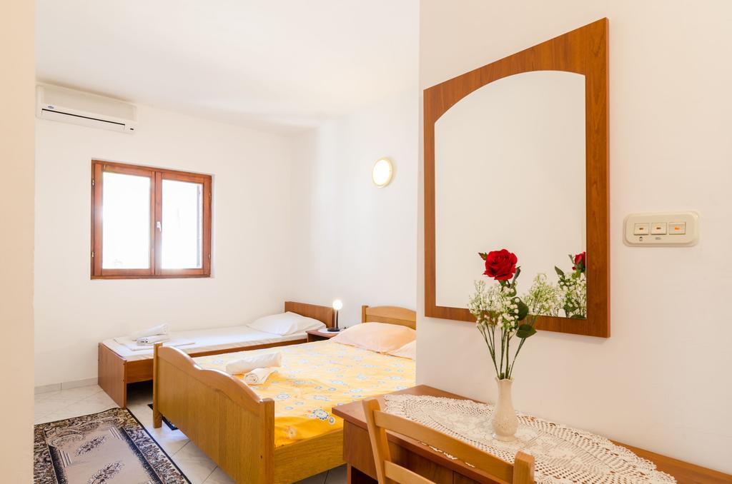 Guesthouse Sobra Екстер'єр фото