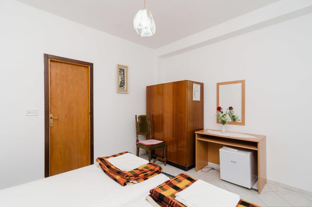 Guesthouse Sobra Екстер'єр фото